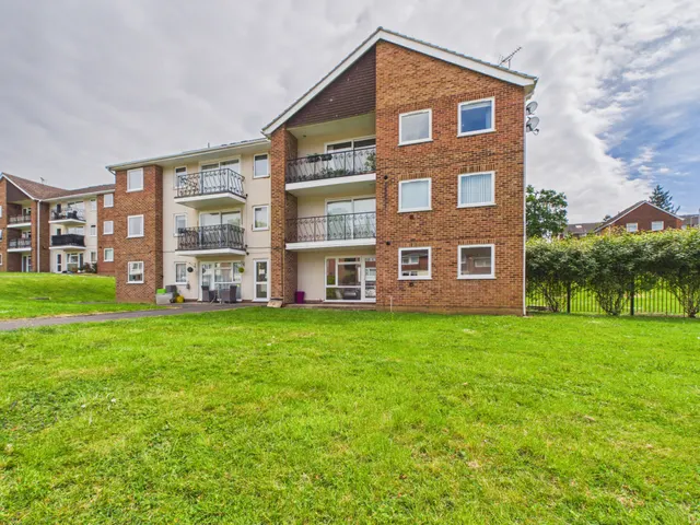 Robin Way, Tilehurst, Reading, RG31, photo 1