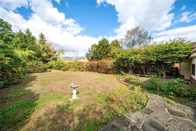 Photo 2 — Sunnydale, Farnborough Park, BR6