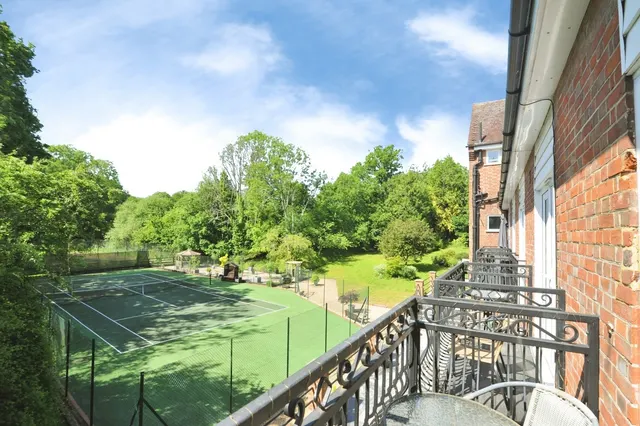 Southover Place, Burwash, TN19, photo 1
