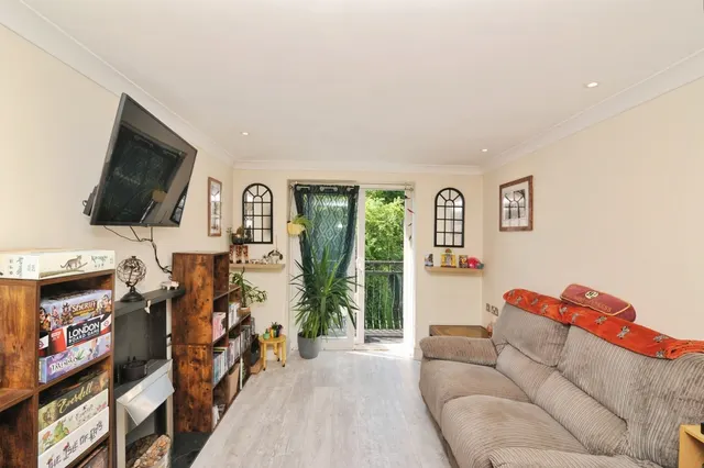 Southover Place, Burwash, TN19, photo 2