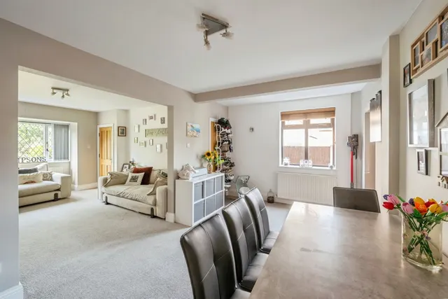 Ansten Crescent, Cantley, DN4, photo 3