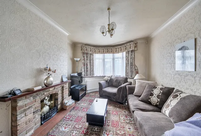 Photo 2 — Holden Avenue, London, NW9 8HR