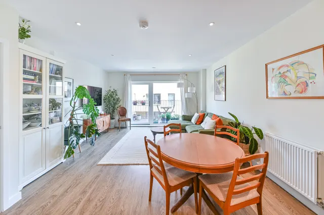 Photo 3 — Flat 302, Austwick Court, LONDON