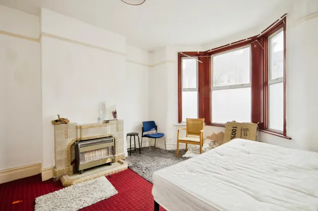 First Avenue, London, E17, photo 2