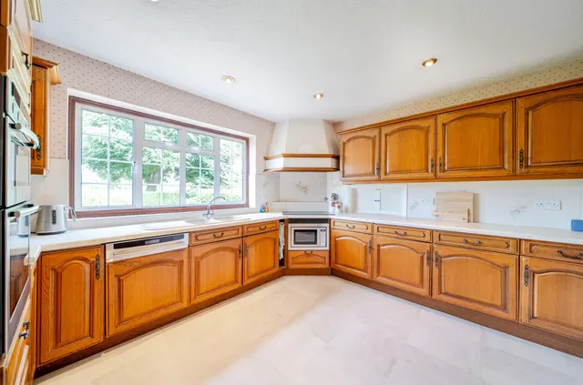Photo 3 — Westmorland Drive, Camberley, Surrey Heath, GU15 1EW