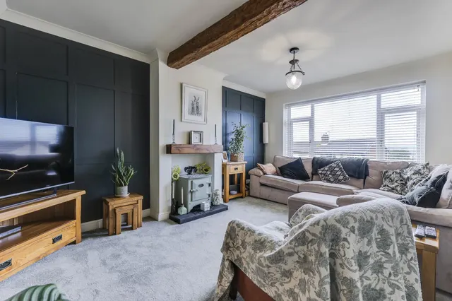 Emmott View, Leeds, LS19, photo 2
