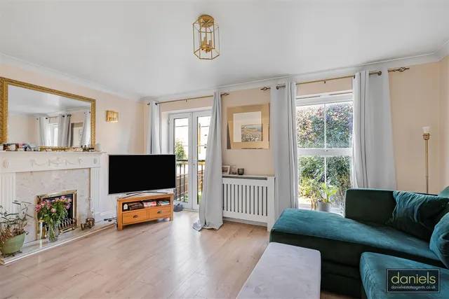 Compton Avenue, Wembley, HA0, photo 2