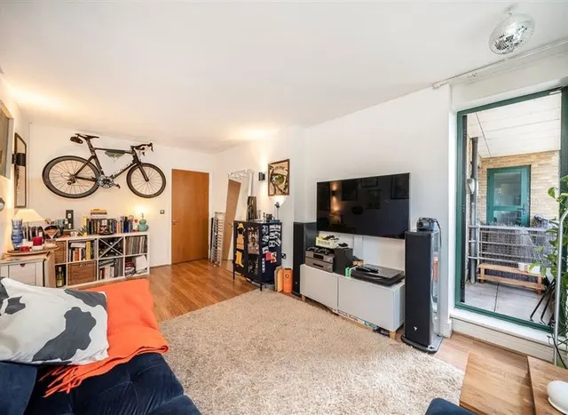Mansell Street, Aldgate East, E1, photo 1