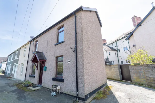 Railway Terrace, Llanrwst, LL26, photo 1