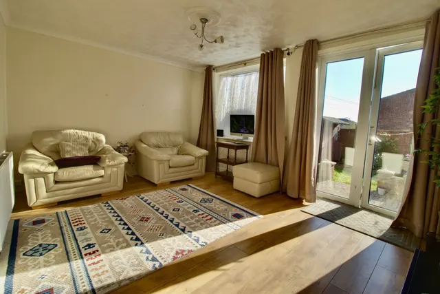 Photo 2 — Petersfield Avenue, Romford, RM3 9PH