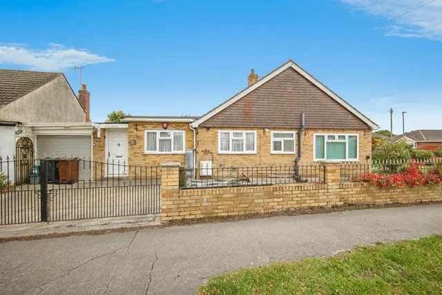 Woodrows Lane, Clacton-On-Sea, CO16, photo 3