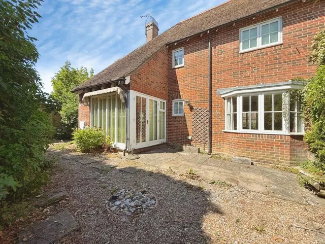 Photo 2 — Jarretts Close, Rye, TN31