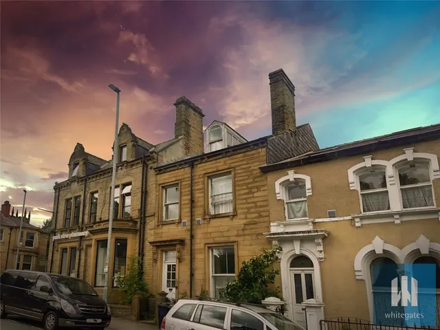 Trinity Street, Huddersfield, HD1, photo 1