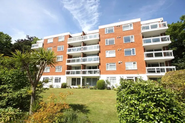 Farleigh, 32A Branksome Wood Road, Bournemouth, Dorset, BH4, photo 1