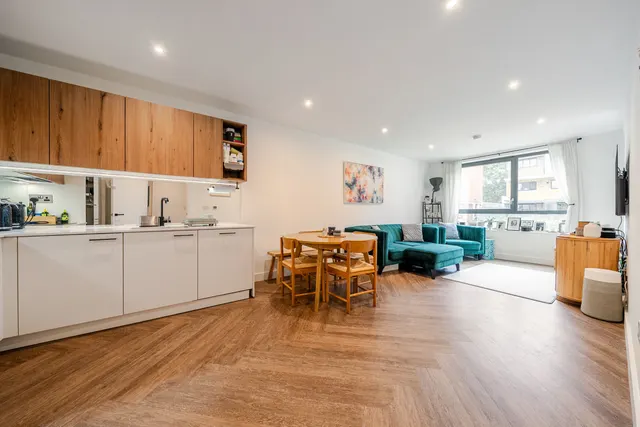 Burney Street, SE10, photo 1
