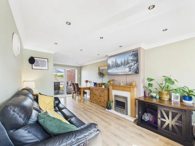 The Spinney, Newport, NP20, photo 3