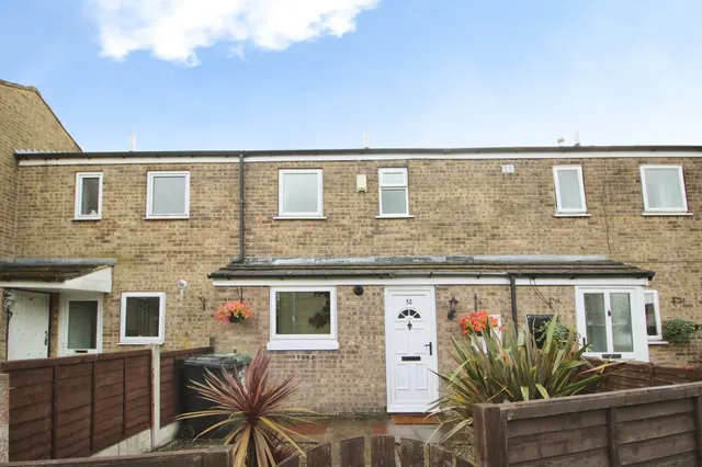 Willow Garth Avenue, LEEDS, photo 1