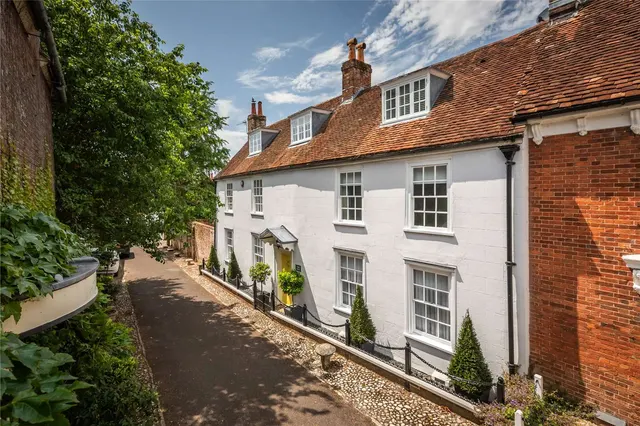 St. Peters Street, Bishops Waltham, Southampton, Hampshire, SO32 1AD, photo 1