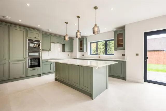 Witches Lane, Sevenoaks, TN13, photo 3