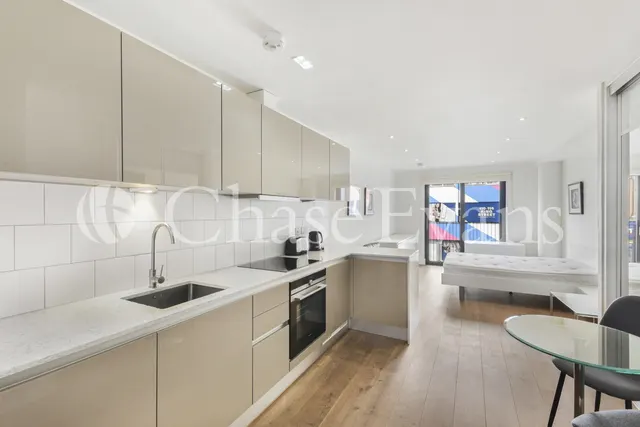 Westworth House, Down Place, Hammersmith, London, W6, photo 1