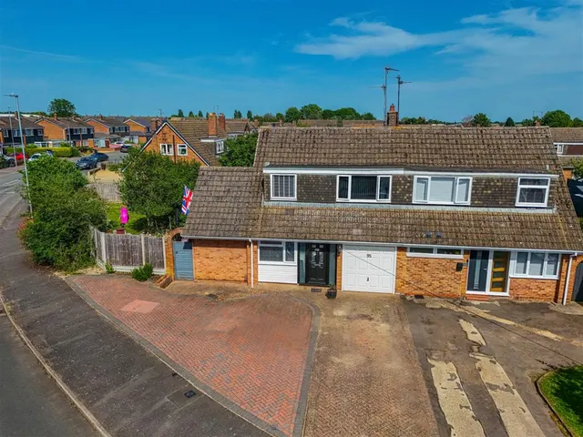 Shire Road, Corby, photo 1