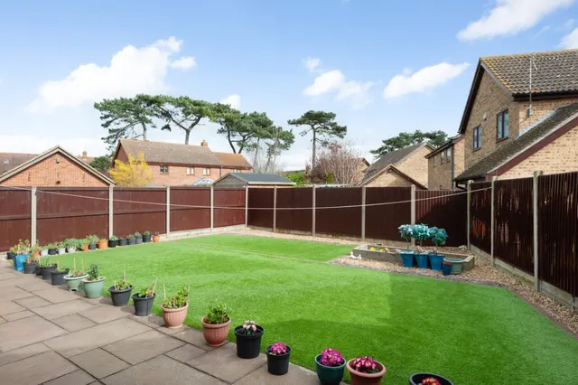 Amos Close, Beltinge, photo 2