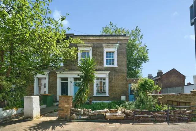 Manbey Grove, London, E15, photo 1