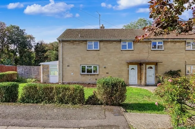 Eastleach, GL7, photo 1