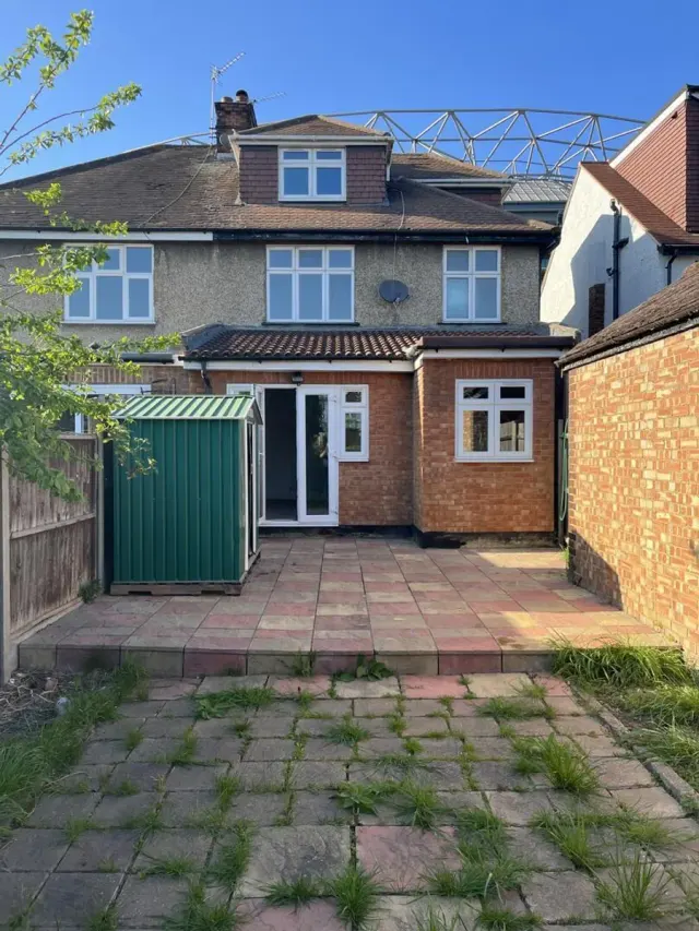 Whitton Road, Twickenham, photo 1
