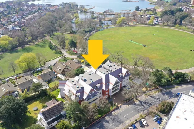 Sandbanks Road, BH14, photo 1
