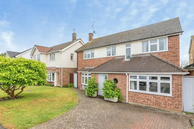 Clifton Way, Shenfield, CM13, photo 1