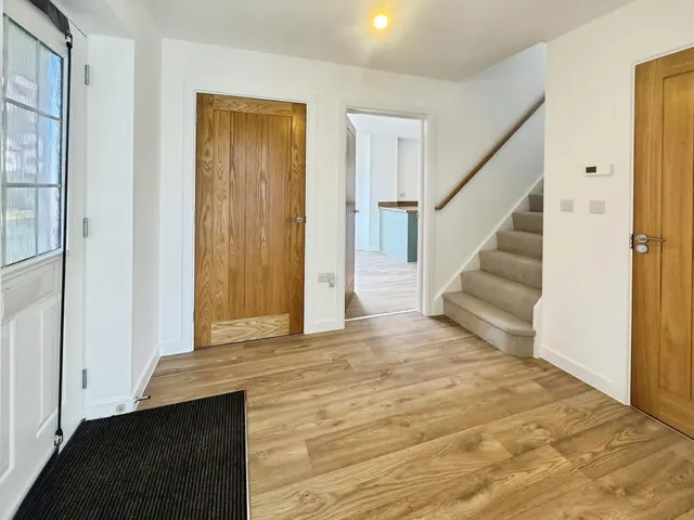Harrier Way, Market Deeping, PE6, photo 2
