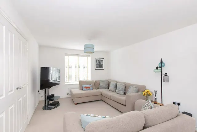 Photo 2 — Bolebec End, Pitstone, Leighton Buzzard, Bedfordshire, LU7 9JY