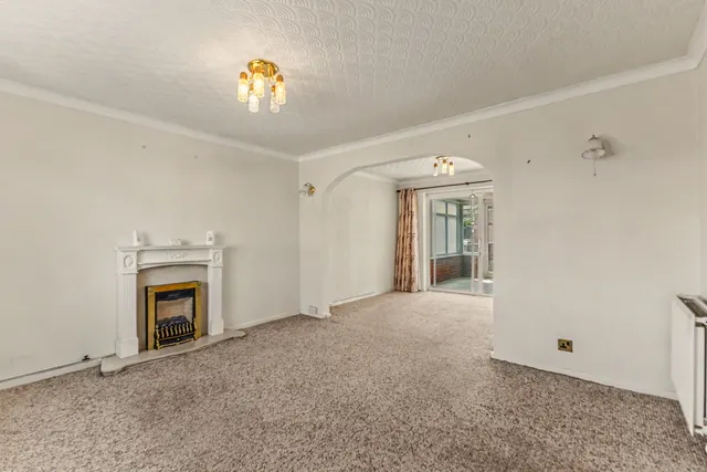 Photo 2 — Alexandra Road, Evesham, WR11