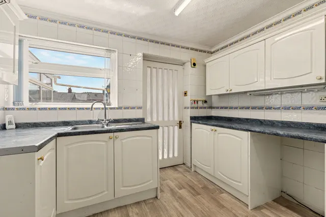 Photo 3 — Alexandra Road, Evesham, WR11