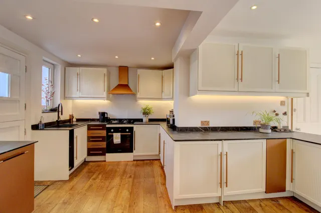 Ridgeway Road, Redhill, RH1, photo 2