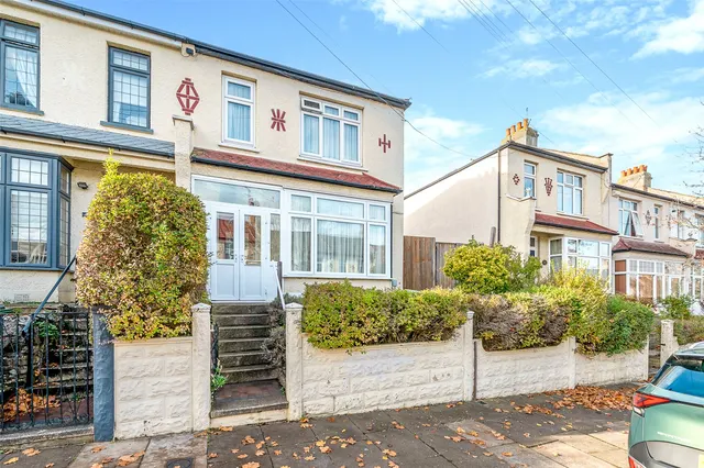 Brodrick Grove, Abbey Wood, SE2, photo 1