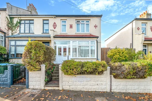 Photo 2 — Brodrick Grove, Abbey Wood, SE2