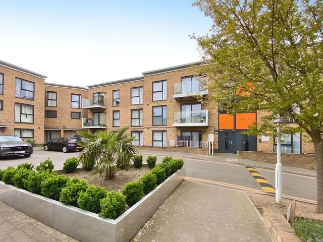 Zodiac Close, Gemini Court, HA8, photo 2