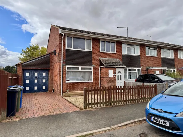Redwood Close, Desborough, Kettering