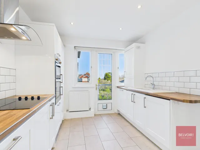 Photo 3 — Brynfield Court, Mumbles, Swansea, SA3