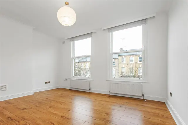 Photo 3 — Pemberton Terrace, London