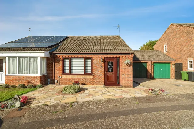 Foxglove Drive, Bradwell, NR31, photo 1
