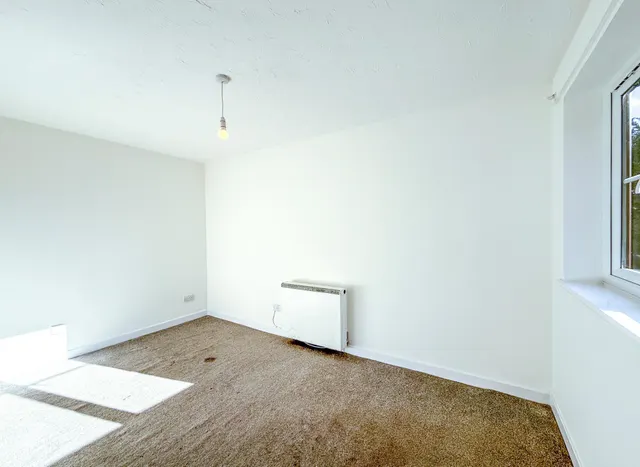 Photo 3 — Crown Rise, Garston, Watford, WD25