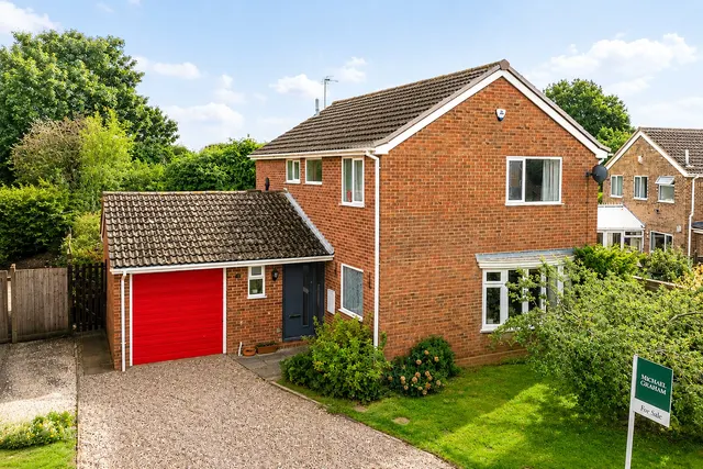 Wordsworth Close, Towcester, NN12, photo 1