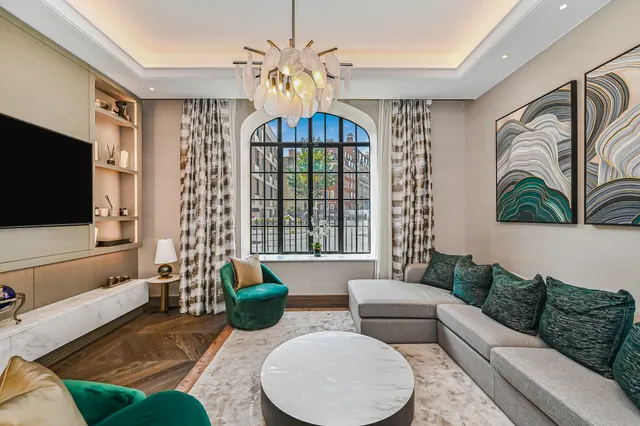 Photo 2 — Chesterfield Hill, Mayfair, London