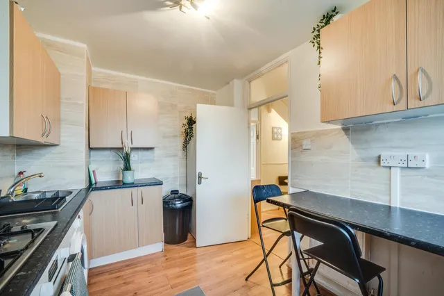 Fern Street, E3, photo 2