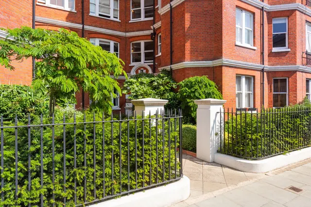 Photo 3 — Albert Palace Mansions, Battersea Park SW11