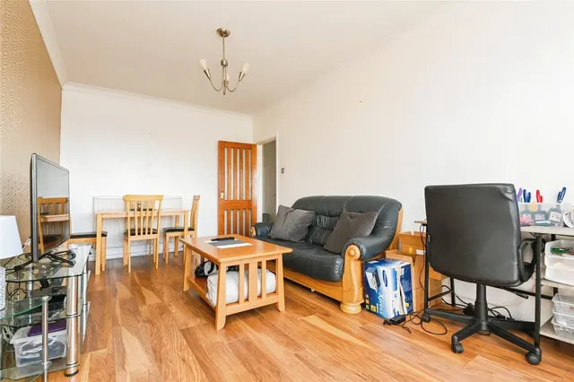 Photo 3 — Kings Avenue, Holland-on-Sea, Clacton-on-Sea, Essex, CO15