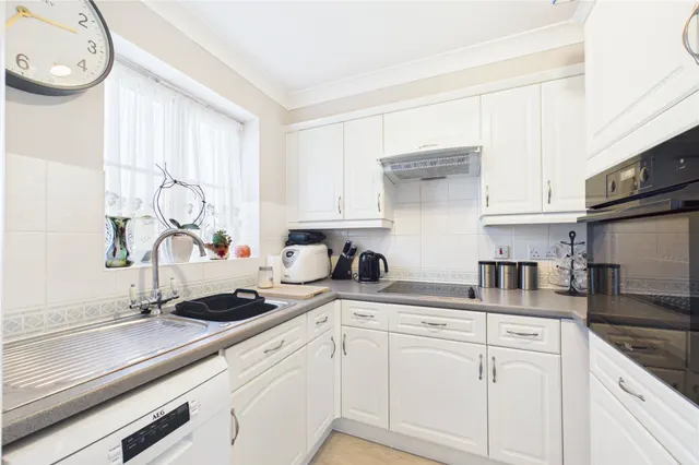 Bath Road, Calcot, RG31, photo 3